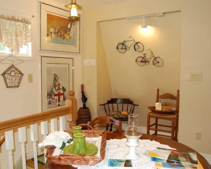 A Walk In The Woods Bed And Breakfast Southold Bagian luar foto