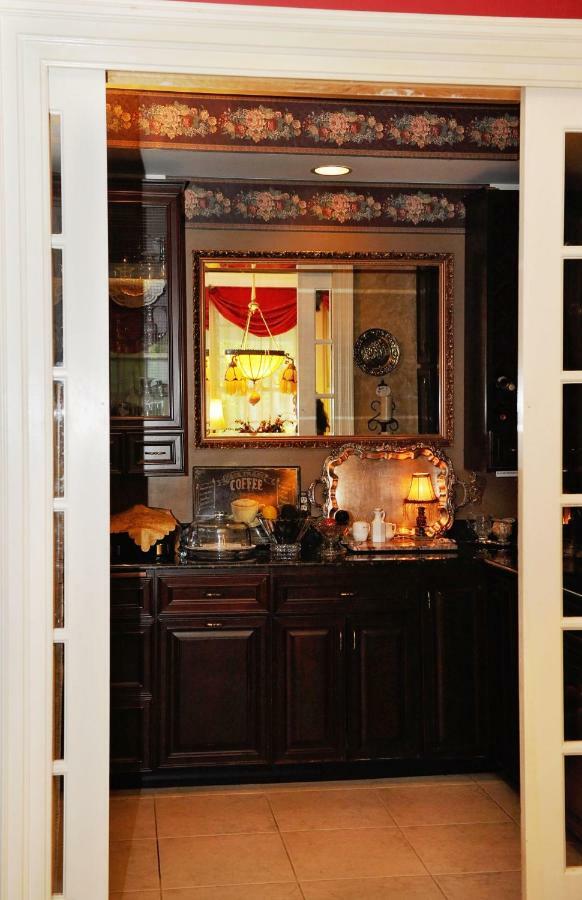 A Walk In The Woods Bed And Breakfast Southold Bagian luar foto