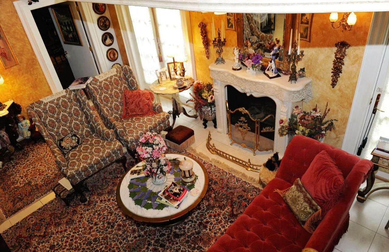 A Walk In The Woods Bed And Breakfast Southold Bagian luar foto