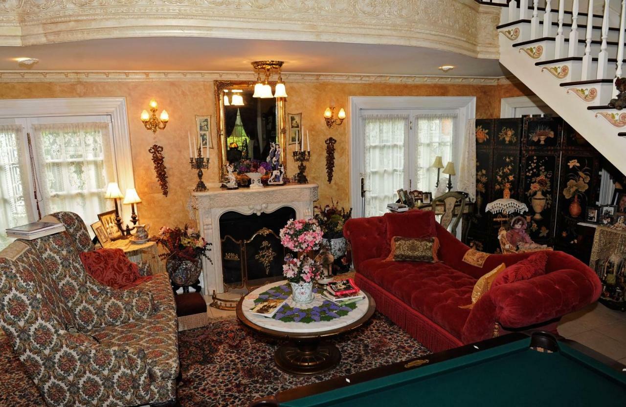 A Walk In The Woods Bed And Breakfast Southold Bagian luar foto