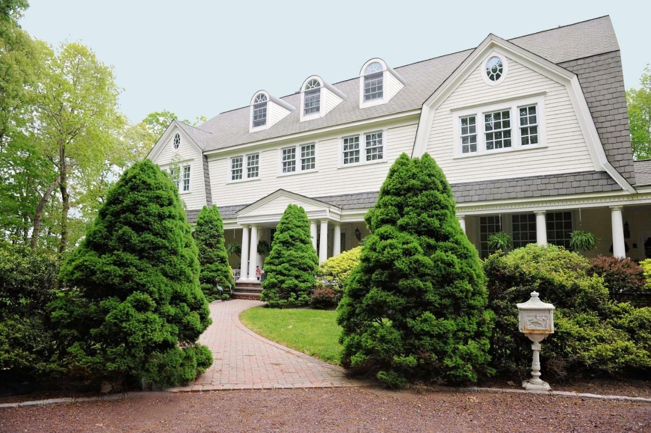 A Walk In The Woods Bed And Breakfast Southold Bagian luar foto